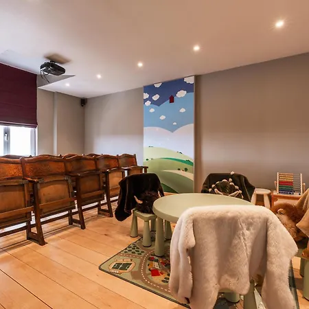Luxueus In Hartje Met 7 Slaapkamers & Badkamers