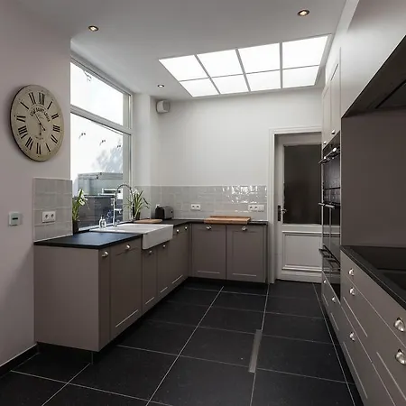 Casa vacanze Luxueus In Hartje Met 7 Slaapkamers & Badkamers