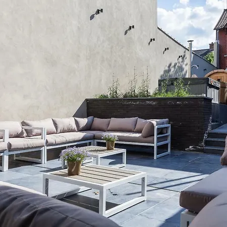 Luxueus In Hartje Met 7 Slaapkamers & Badkamers Ronse